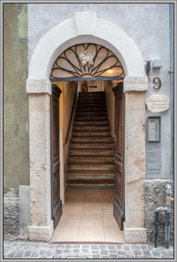 Fiori Sull'Acqua Apartments Peschiera del Garda Eksteriør bilde