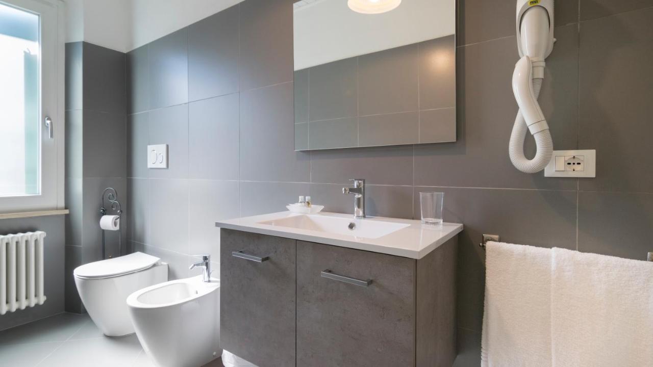 Fiori Sull'Acqua Apartments Peschiera del Garda Eksteriør bilde