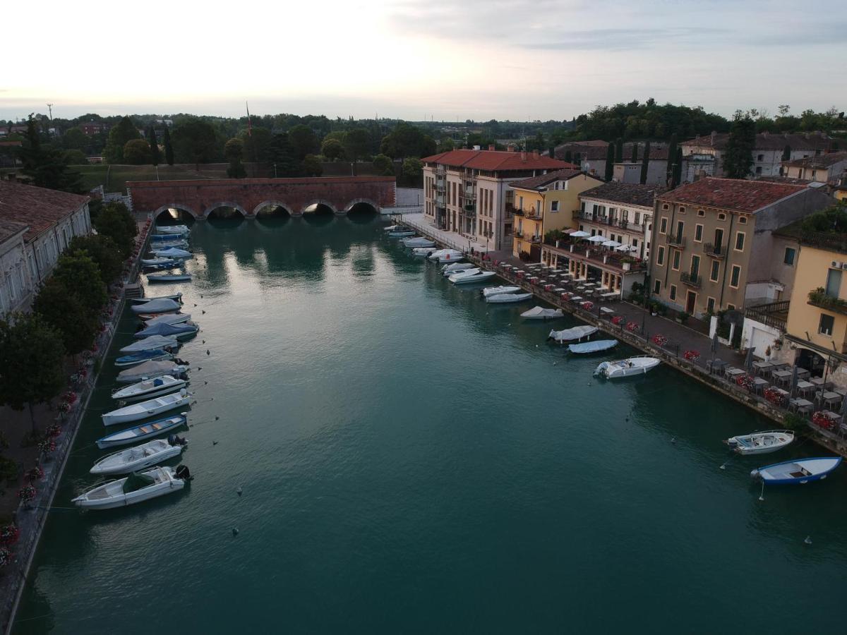 Fiori Sull'Acqua Apartments Peschiera del Garda Eksteriør bilde