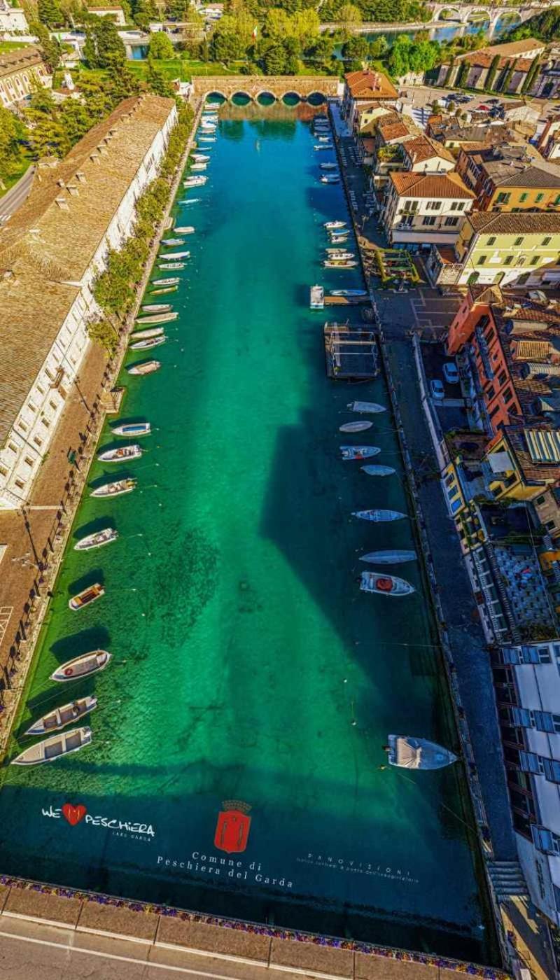 Fiori Sull'Acqua Apartments Peschiera del Garda Eksteriør bilde