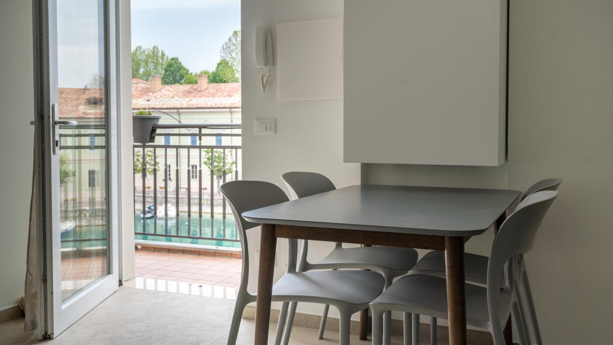 Fiori Sull'Acqua Apartments Peschiera del Garda Eksteriør bilde